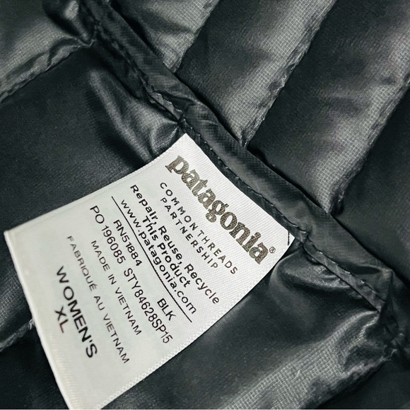 Patagonia Women's goose down Black Quilted Vest size Xlarge - Picture 5 of 8